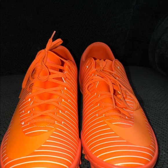 Indoor Mercurial X - Picture 2 of 3